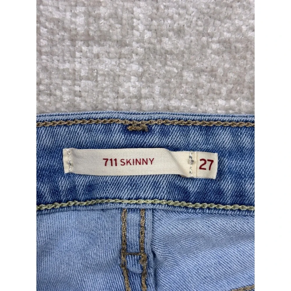 Levis levis 711